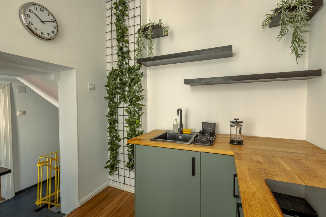 First Hostel Bucur 21 Bukares Bagian luar foto