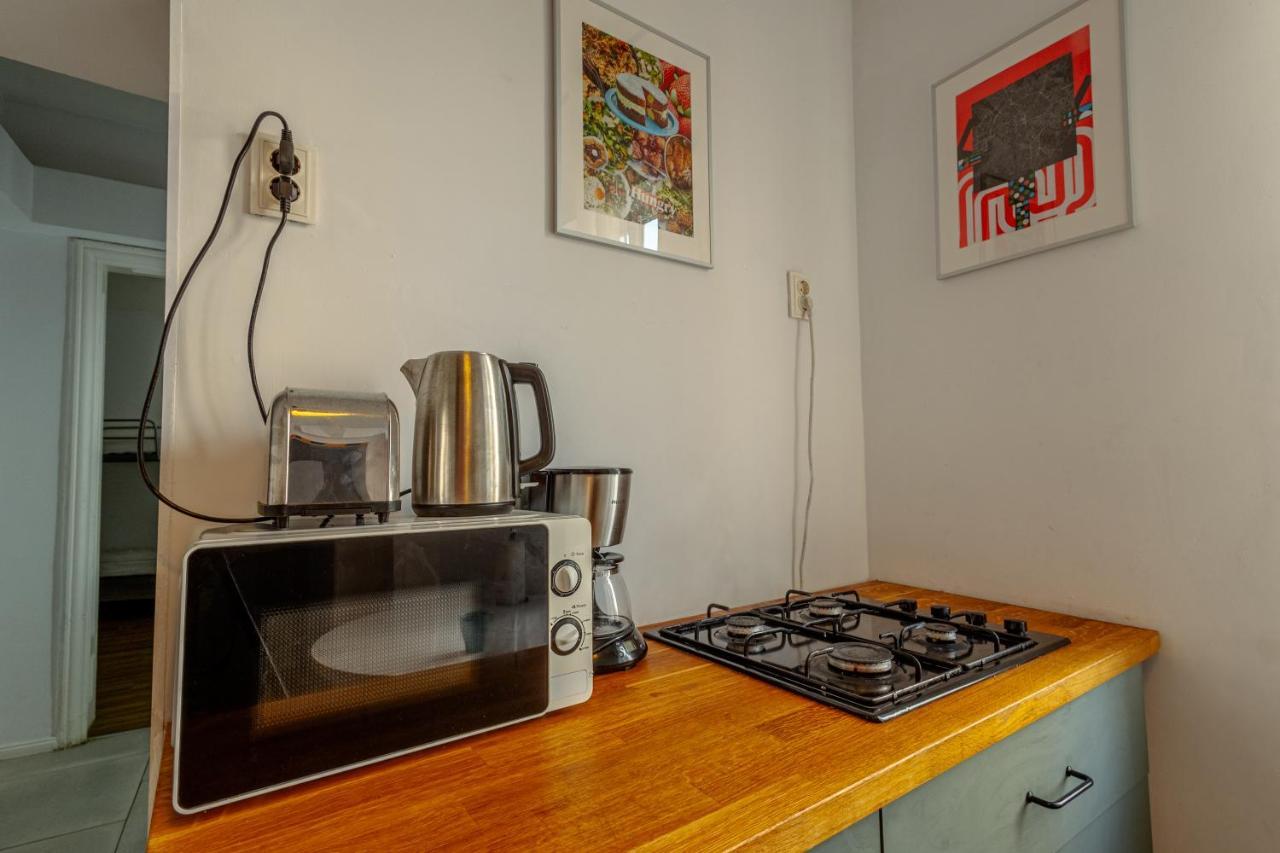 First Hostel Bucur 21 Bukares Bagian luar foto