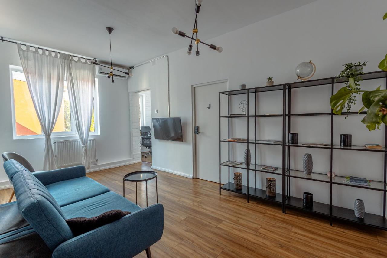 First Hostel Bucur 21 Bukares Bagian luar foto